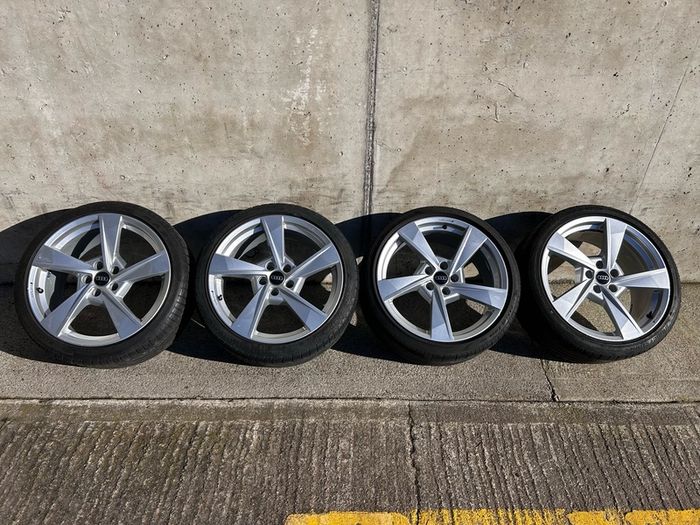 Genuine Audi S4 Torsio 19" Alloys & Tyres