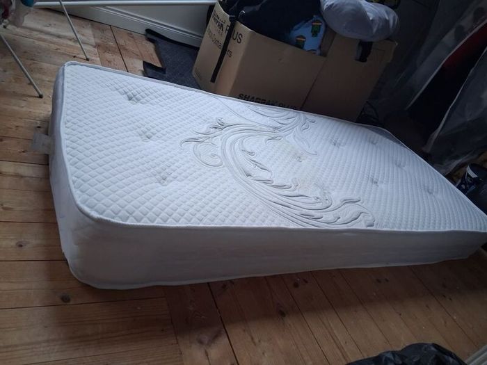 Single mattress