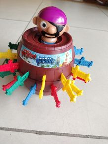 Tomy pop up pirate