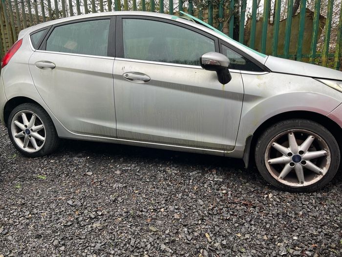ford fiesta breaking
