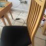 Extendable glass table and 6 dining chairs Image 4