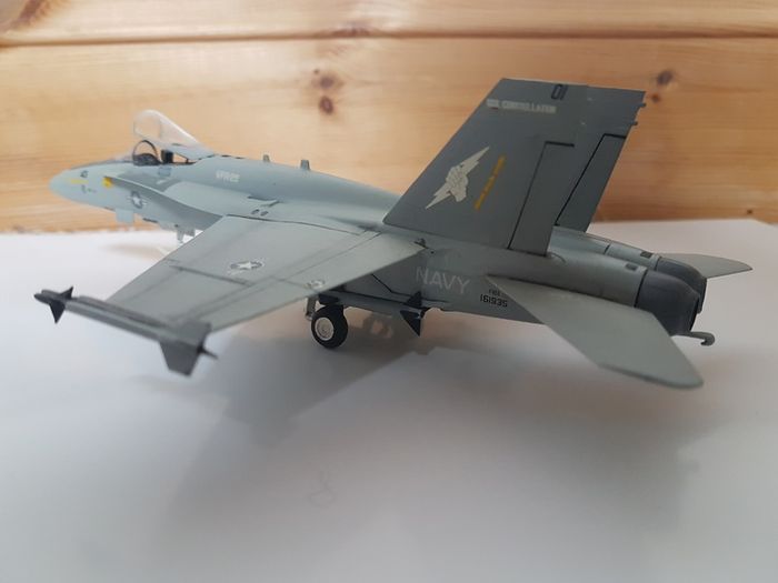 Built 1/72 ESCI Boeing Mc Donnell Douglas F/A-18A US Navy Italeri Revell Airfix