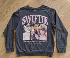 Girls sweatshirt with Taylor Swift - size 11-12 years