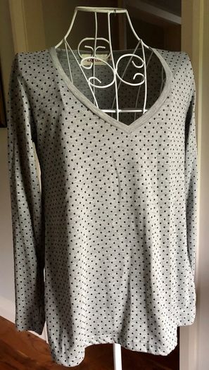 Grey top black dots