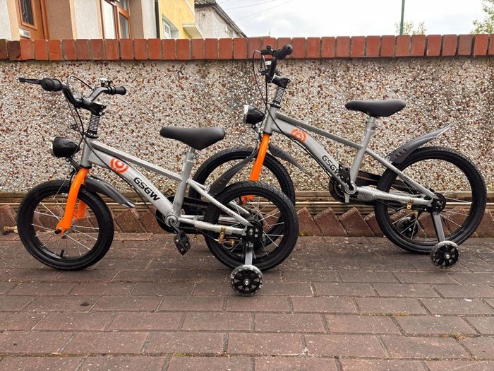 kids bike with lights new in