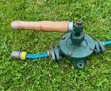 Semi rotary hand pump
