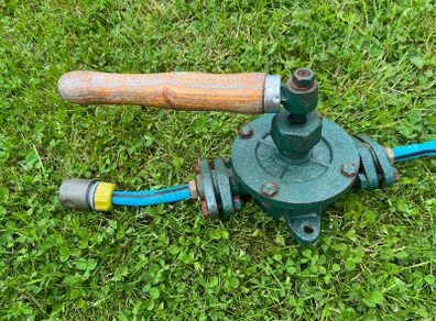 Semi rotary hand pump