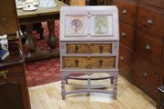 Early 20th Century Oak Bureau