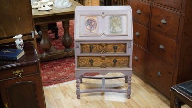 Early 20th Century Oak Bureau