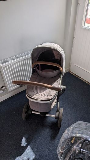 Joolz Hub travel system with Cybex Cloud infant car seat