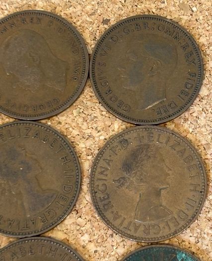 Old Great Britain Half Penny Coins (20)