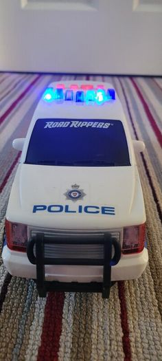 Nikko UK Rush and Rescue 12" - 30 cm Police Flashing SUV Car