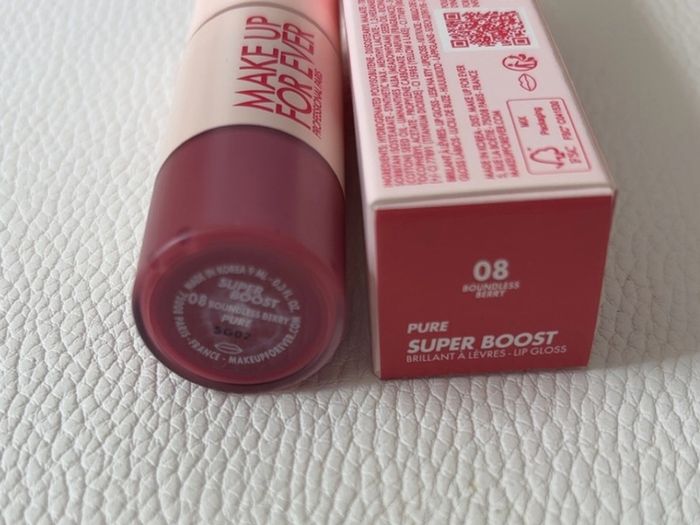 Make Up For Ever Super Boost Moisturising Plumping Effect Lip Gloss 9ml Shade Boundless Berry