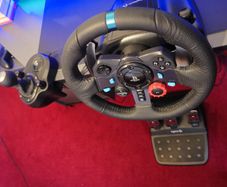 Logitech G29 steering wheel + gear shifter