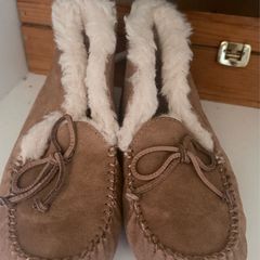 Ugg Slippers Size 3