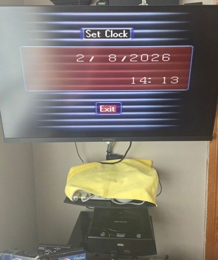 Sega Saturn w/ 3D Control Pad, Arcade Racer, Lightgun and Games