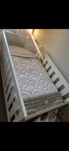 Silvercross cot/bed
