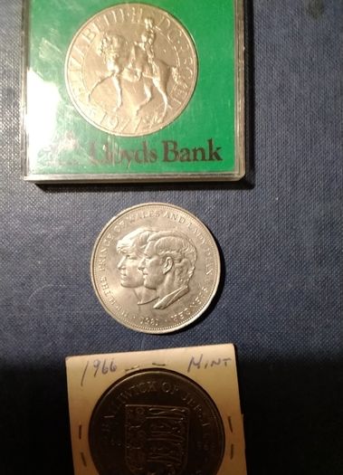 Three   Mint   Crowns