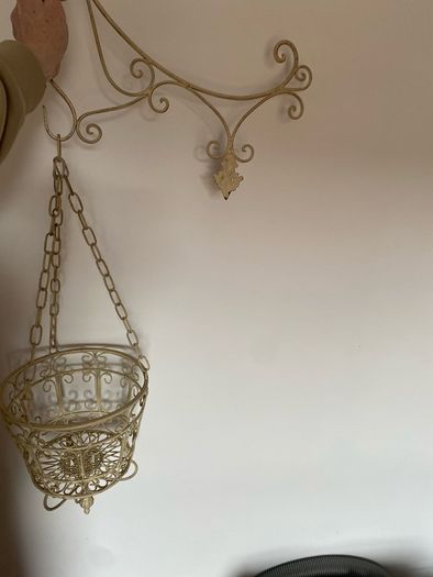 2 Hanging Baskets