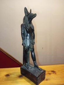 egyptian statue