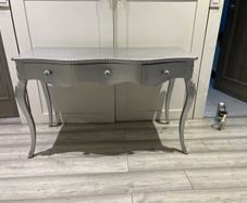 Bedroom or hall table 3 drawers solid wood great condition