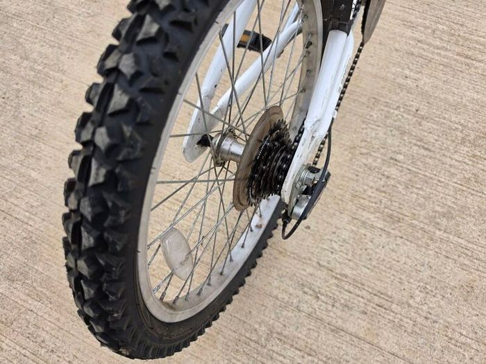 TAG along bike with 6 gears