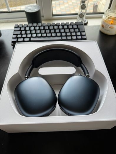 Apple AirPods Max USB-C Headphones Genuine with proof