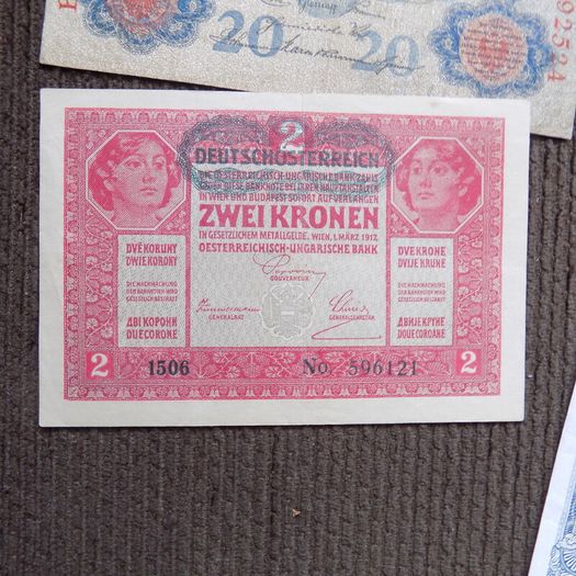 Lot of 11 World Banknotes from Circulation.N0 8..1907-2004.