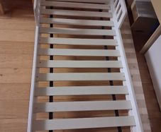 Toddler bed