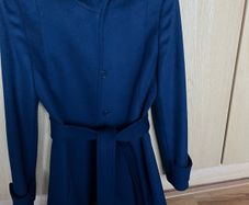 Jaeger belted wool coat . Size 8 -10. V.good condition