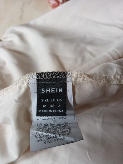 Shein Ivory  Lined Skirt.  S.' M.- 12.  New.