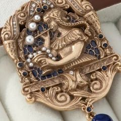 Vintage inspired brooch