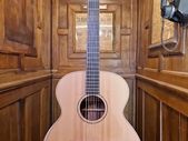 Lowden O-35