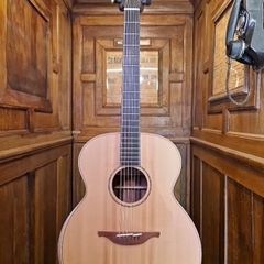 Lowden O-35