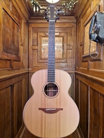 Lowden O-35