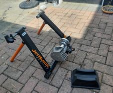 JetBlack Z2 Fluid Indoor Trainer and Riser Block