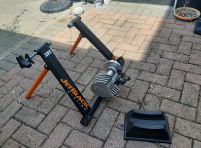 JetBlack Z2 Fluid Indoor Trainer and Riser Block