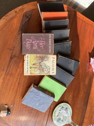 Mrs Robert Henry collection