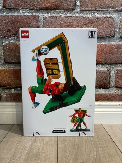 Lego Editions 43016 Cristiano Ronaldo - Soccer Legend Brand New Sealed