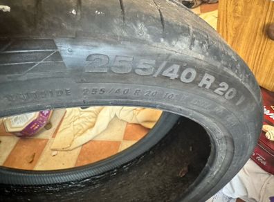 tyre 255/40/20
