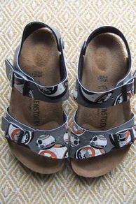 Birkenstock Unisex Star Wars Sandals Size 35