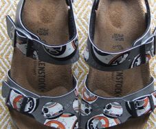 Birkenstock Unisex Star Wars Sandals Size 35