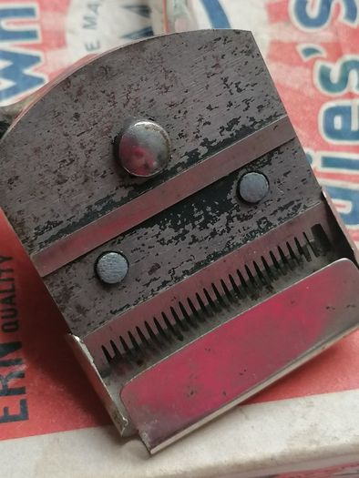 Vintage Hair Clippers in Original Box. The Crown And Sword Shingler Germany r3