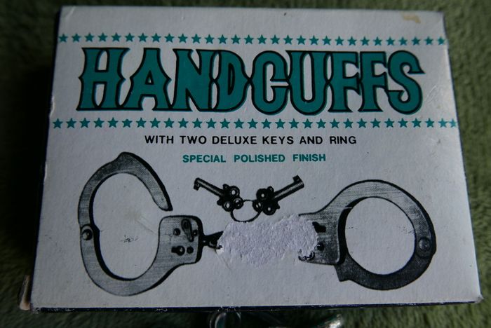 Hand Cuffs with one key