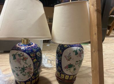 2 chinese  lamps