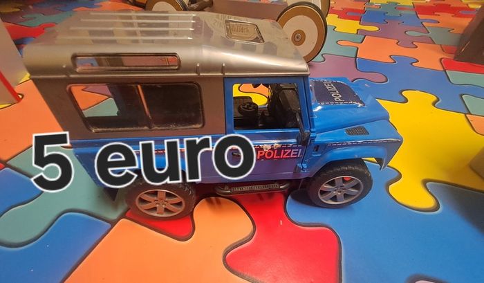 Toy car