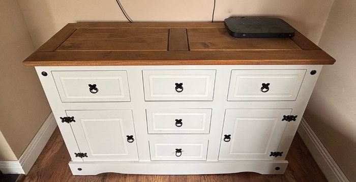 Chest of drawers