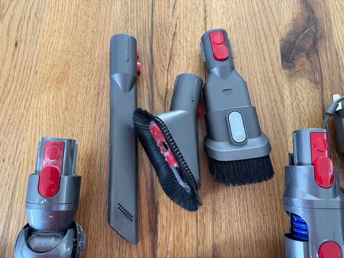 Dyson v8 Absolute