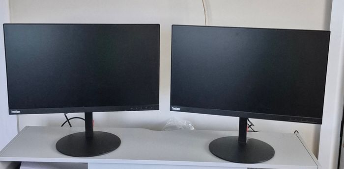 lenovo HD Monitors x 2 T24i-10