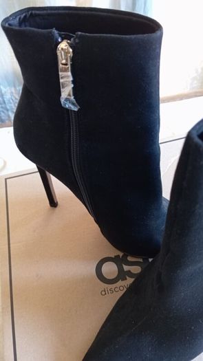Ladies Boots